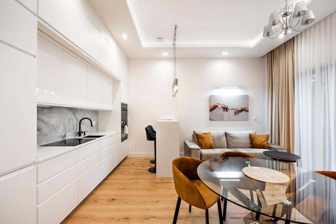Zlota Sophisticated Apartment Varsó Kültér fotó
