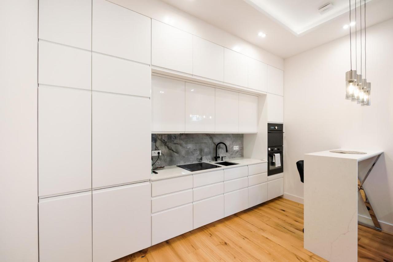 Zlota Sophisticated Apartment Varsó Kültér fotó