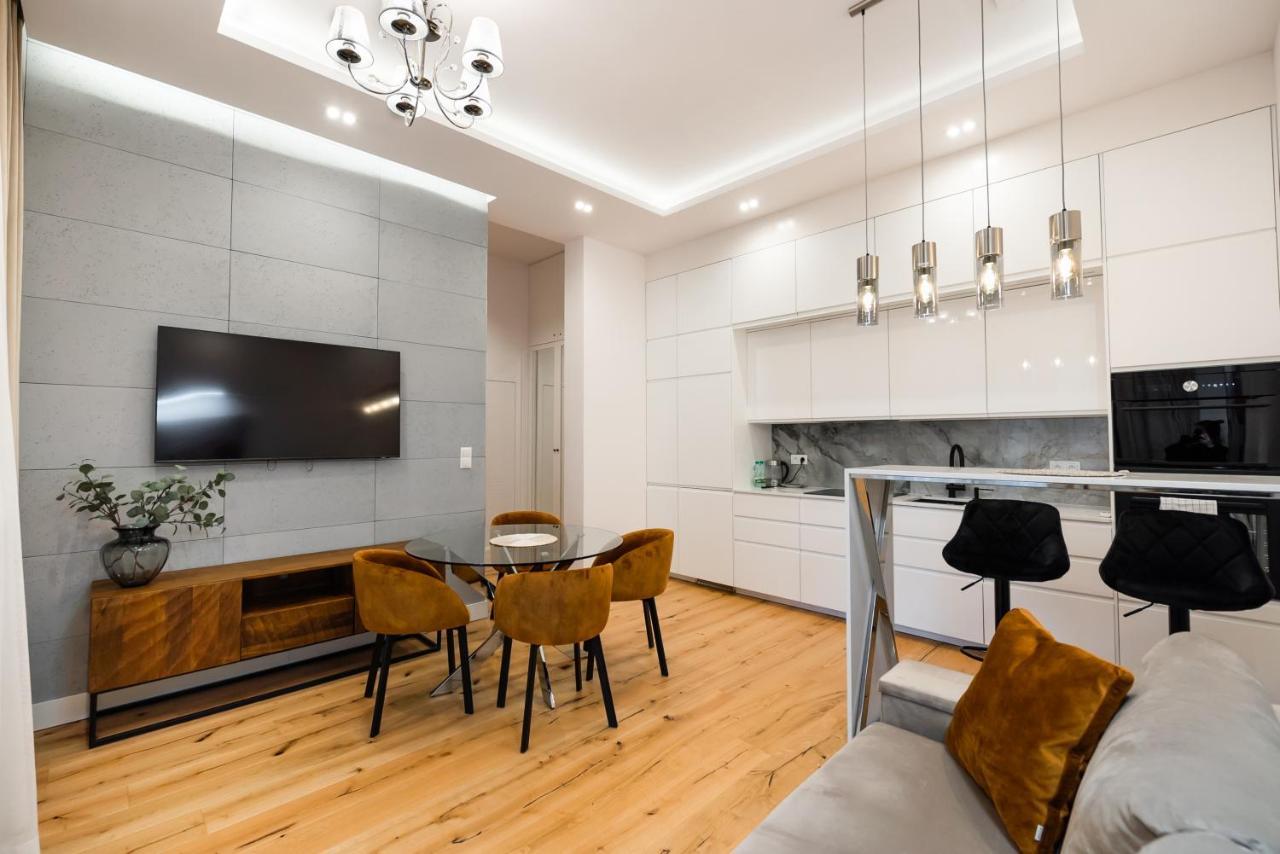 Zlota Sophisticated Apartment Varsó Kültér fotó