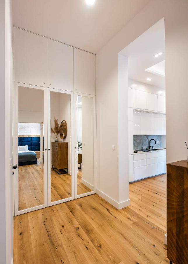 Zlota Sophisticated Apartment Varsó Kültér fotó
